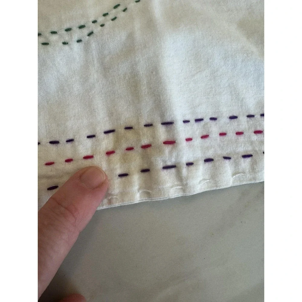 Hand Embroidered Kantha Cotton Bedspread Throw Floral White Burgundy 65x80